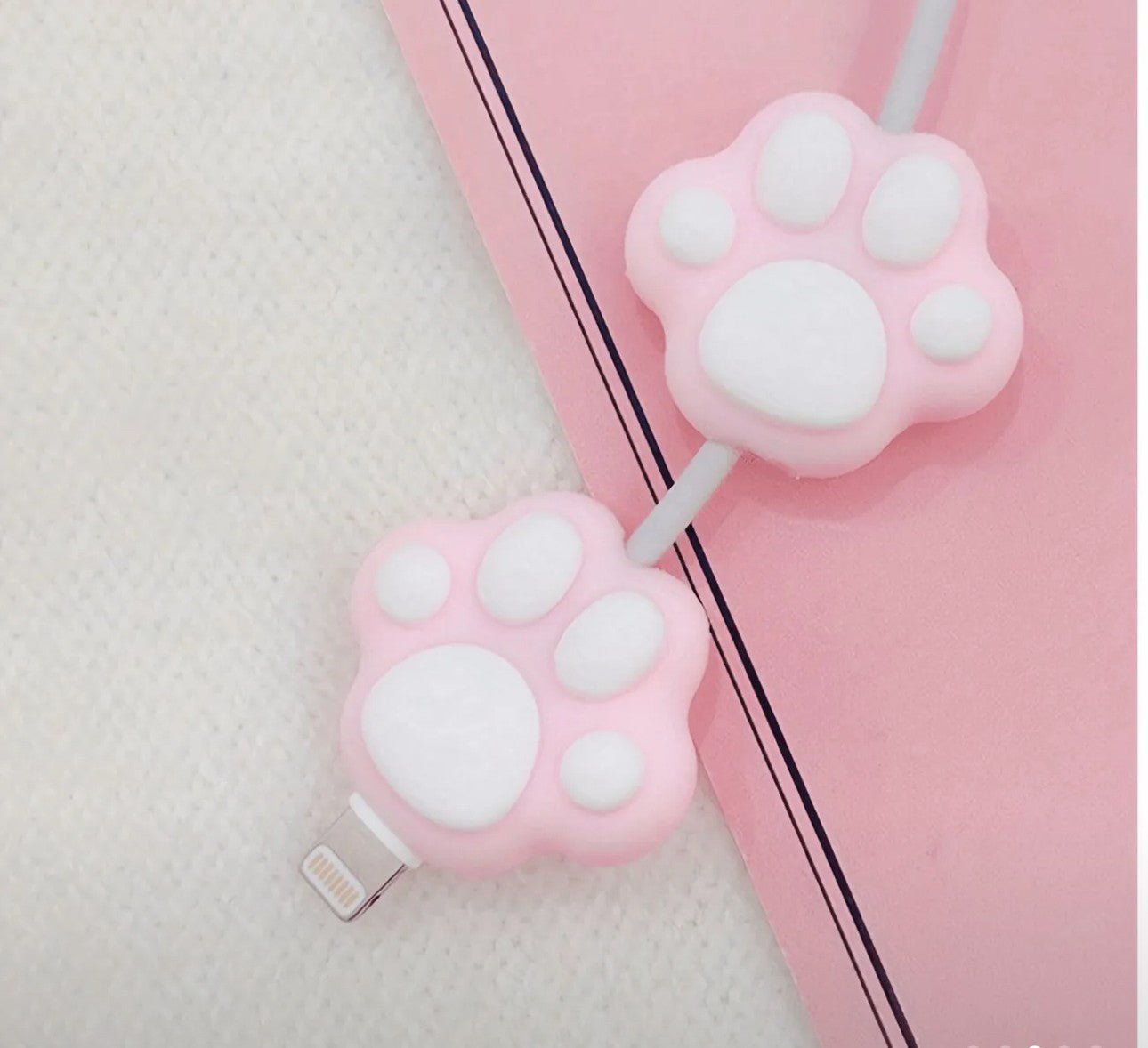 Paw cable clip